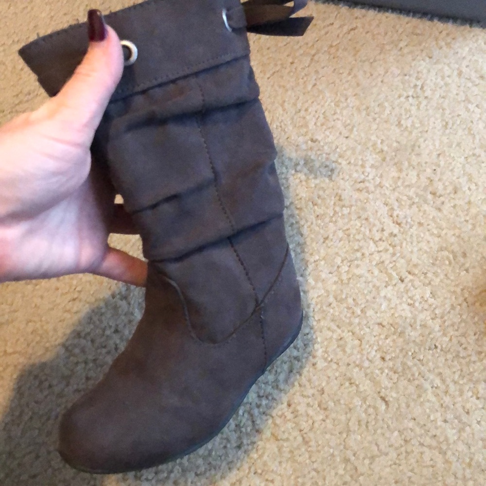 Boots - Picture 4 of 4